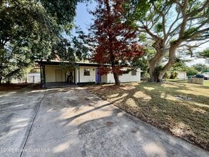 Building Photo - 1112 Northview Dr