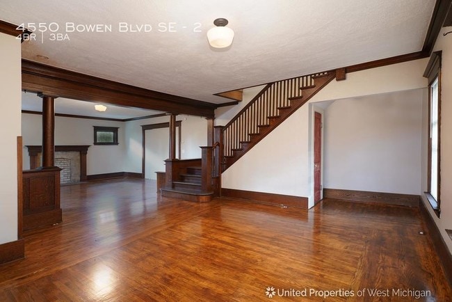 Building Photo - 4550 Bowen Blvd SE