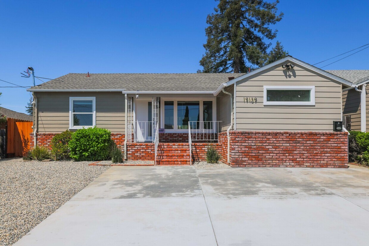 Photo - 19139 Vaughn Ave (Castro Valley, CA)