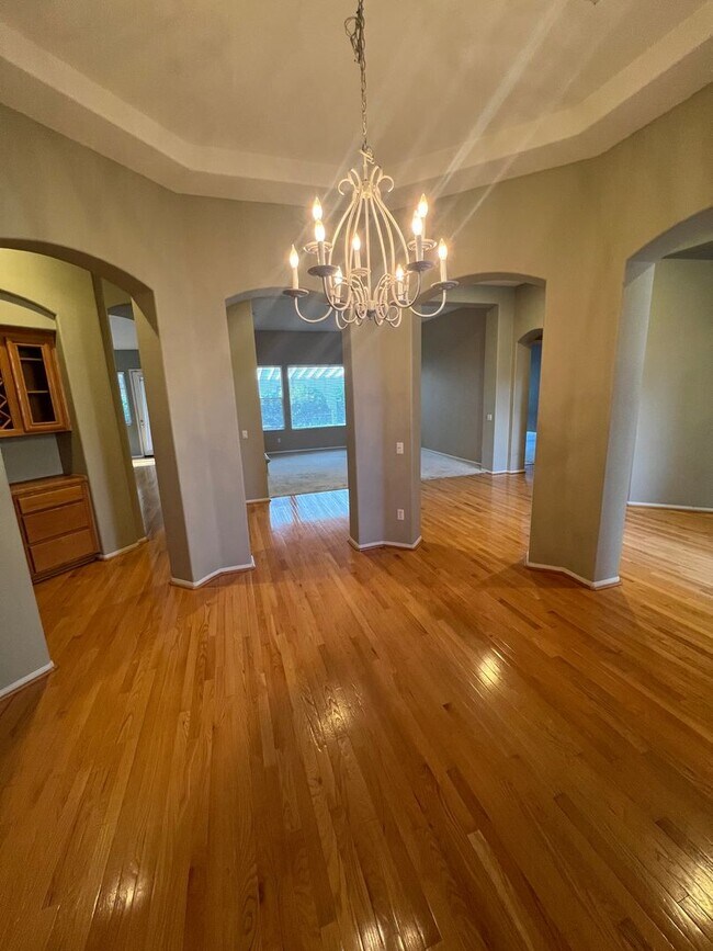 Building Photo - 4420 Putting Green Dr