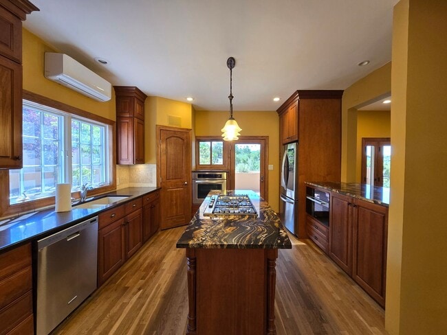 Building Photo - 1329 Tano Ridge Rd