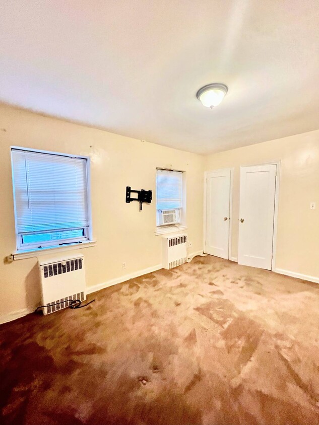 Primary Photo - 67-36 110th St