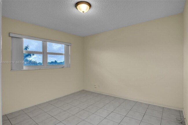 Foto del edificio - 1000 NE 14th Ave