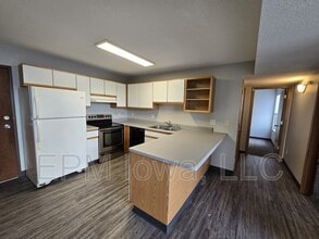 Building Photo - 60 Miller Ave SW