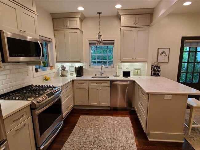 Building Photo - 2003 N Decatur Rd