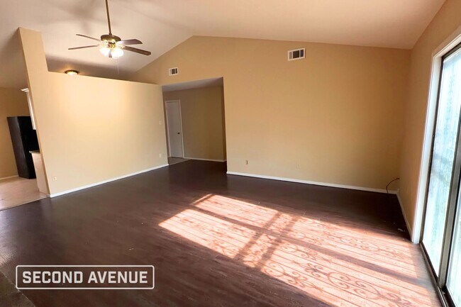 Foto del edificio - 5775 Ashridge Pl