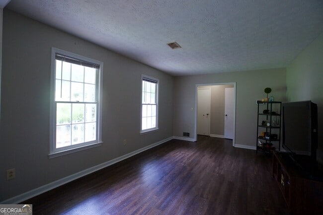 Building Photo - 3328 Mountain Hollow Dr