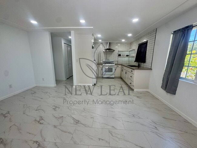 Foto del edificio - COZY 2BEDROOM IN THE HEART OF CLAREMONT