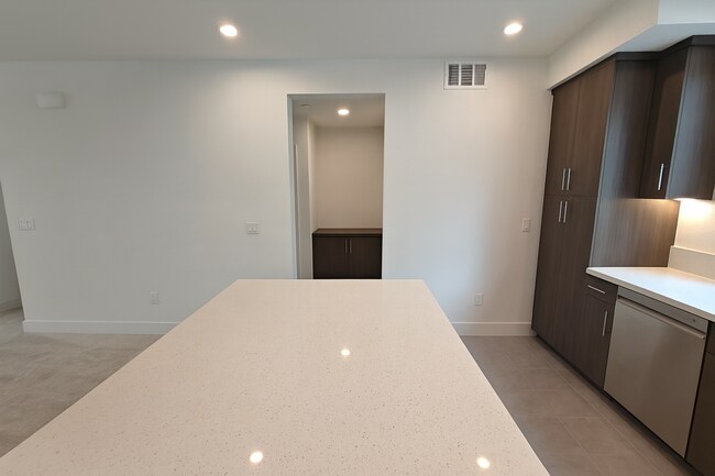 Foto del edificio - 259 Montague Expy