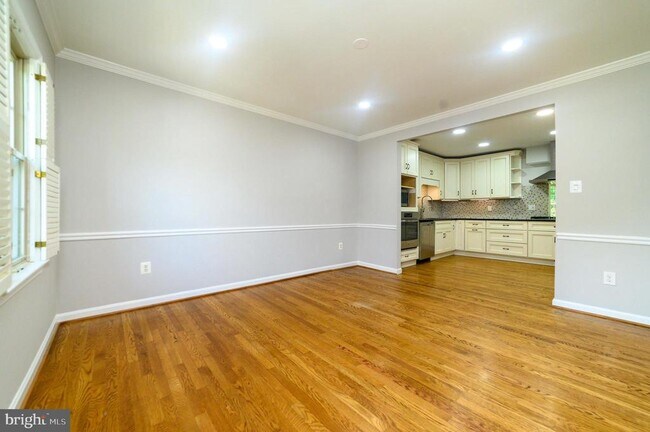 Building Photo - 6712 Melrose Dr