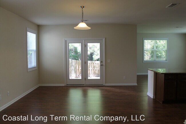 Building Photo - 4 br, 2.5 bath House - 73 Shell Hall Way
