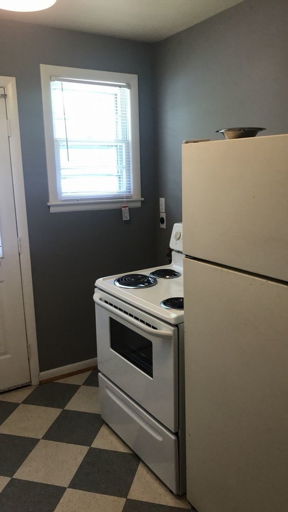 Building Photo - 2 br. Hardwood Floors- Nashville FREE Water