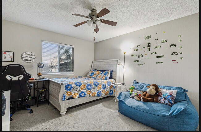 Foto del edificio - 2453 Graystone Dr