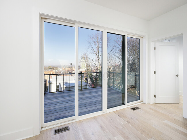 Dining Room Out To Balcony - 18 & 20 Greenbush Street