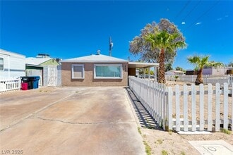 Building Photo - 402 Ilmenite Way
