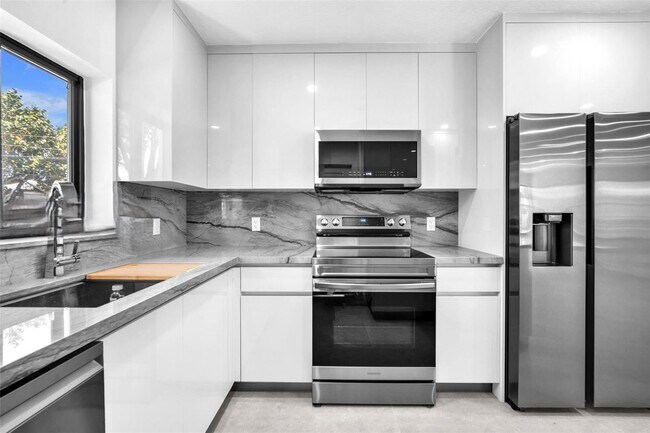 Foto del edificio - 8011 SW 18th Ter