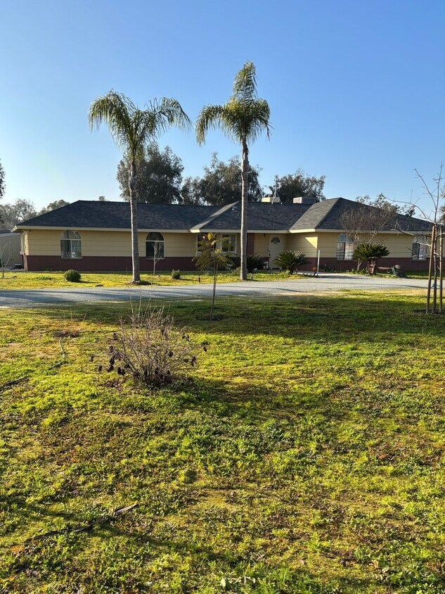 Foto del edificio - 19930 Oakhill Rd