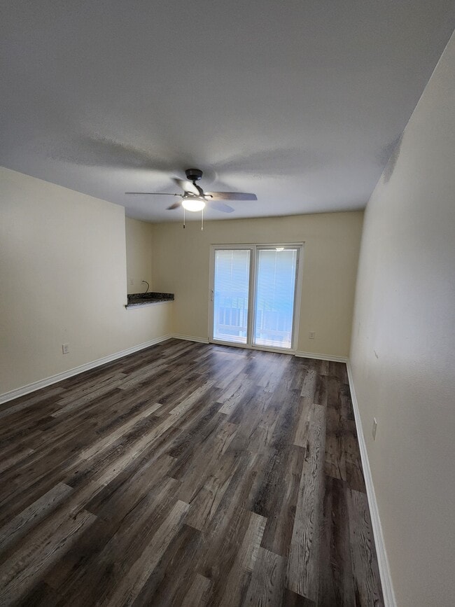 Building Photo - 4780 Pontchartrain Dr