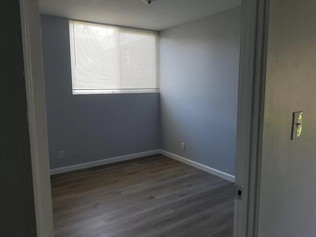 Foto del edificio - 5504 Fernhill Cir