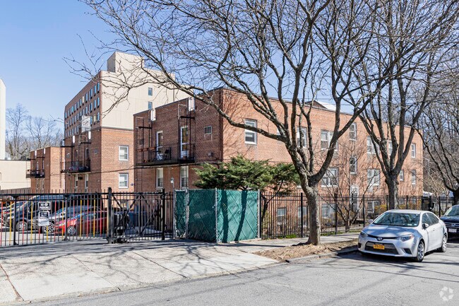 Building Photo - Riverdale Commons Litigated