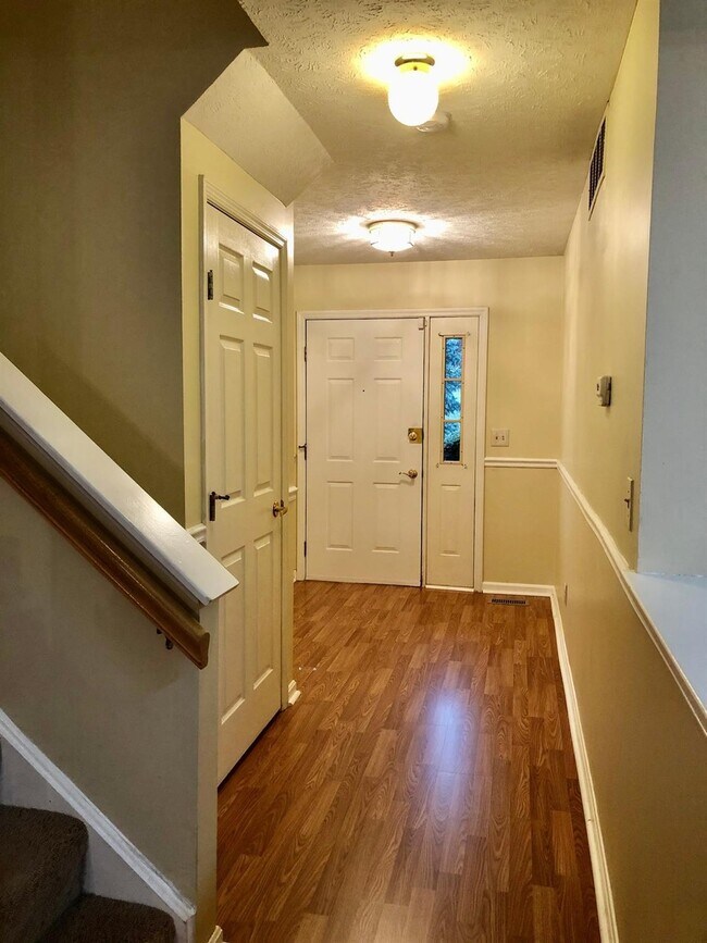 Foto del edificio - 5322 Country Ridge Dr