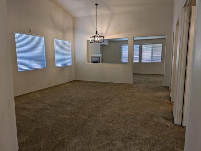 Foto del edificio - 14300 Maryknoll Ct