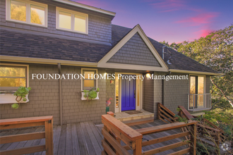 Building Photo - 12 Del Casa Dr