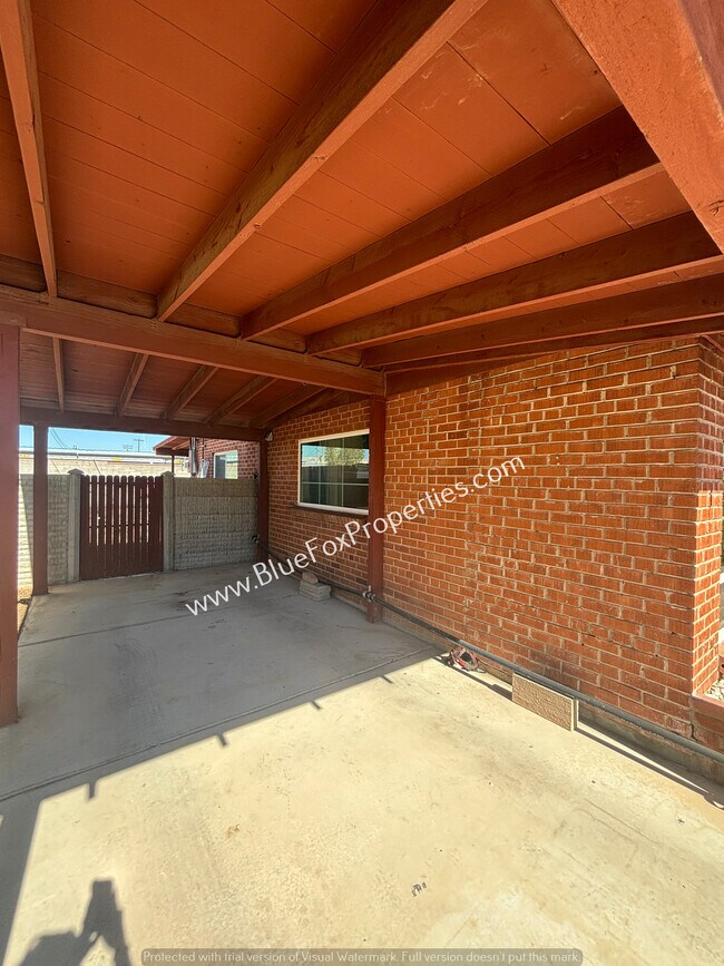 Foto del edificio - 2627 N Euclid Ave