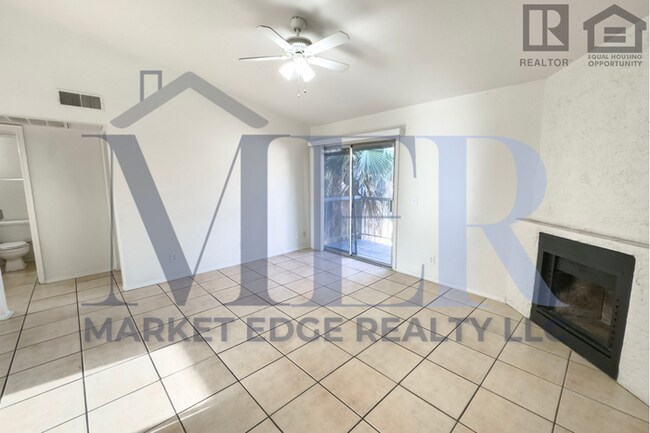 Foto del edificio - 2Bed/2Bath Apartment at Peoria Ave/19th Ave! Ready for Immediate Move-In! -- All Tile Flooring!