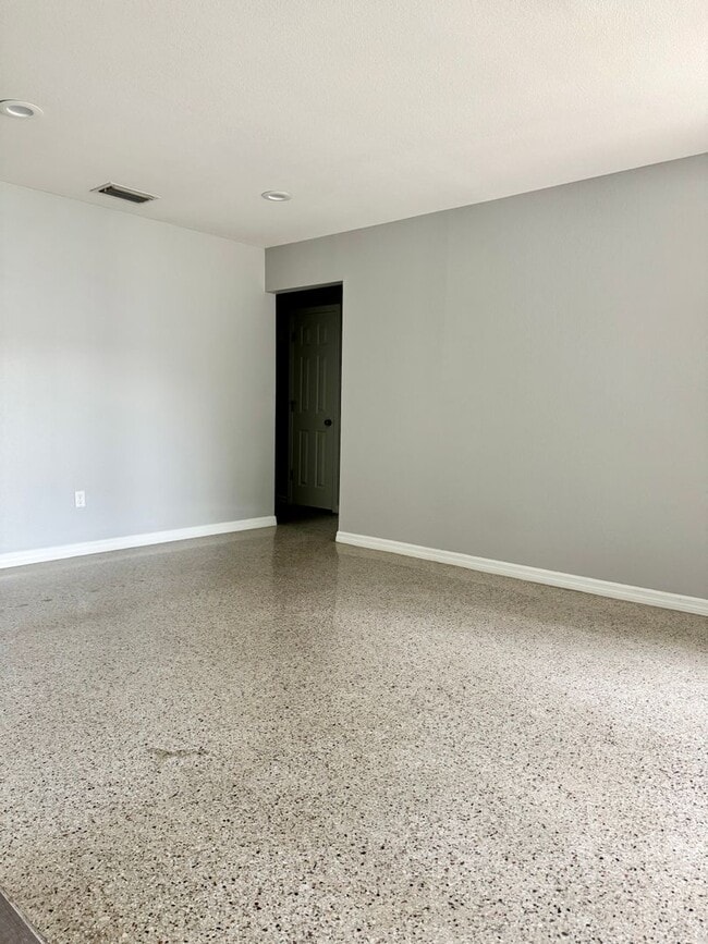Foto del edificio - Remodeled South Tampa Home