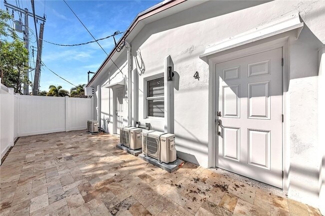 Foto del edificio - 5122 NE 19th Ave