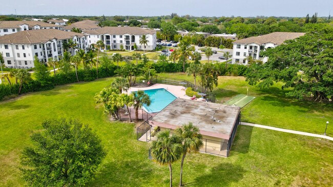Foto del edificio - 9355 SW 8th St