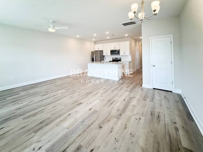 Building Photo - 1012 Wildflower Dr