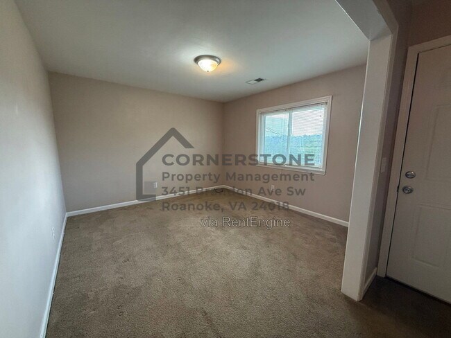 Foto del edificio - 711 Riverland Rd SE