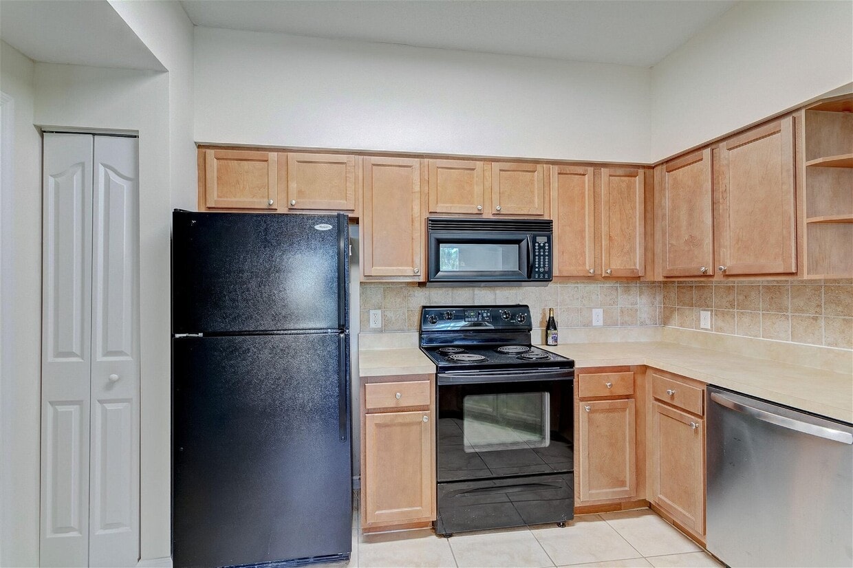Building Photo - 9303 Myrtlewood Circle West, Palm Beach Ga...
