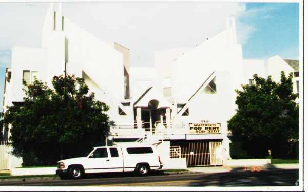 Building Photo - 13915 Sherman Way