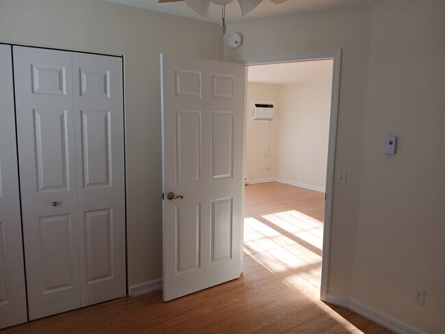 Foto del edificio - 126 Urbandale Pkwy