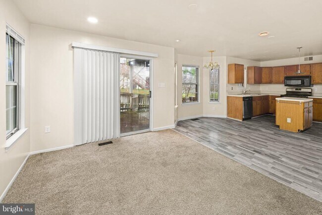 Building Photo - 7637 Seans Terrace