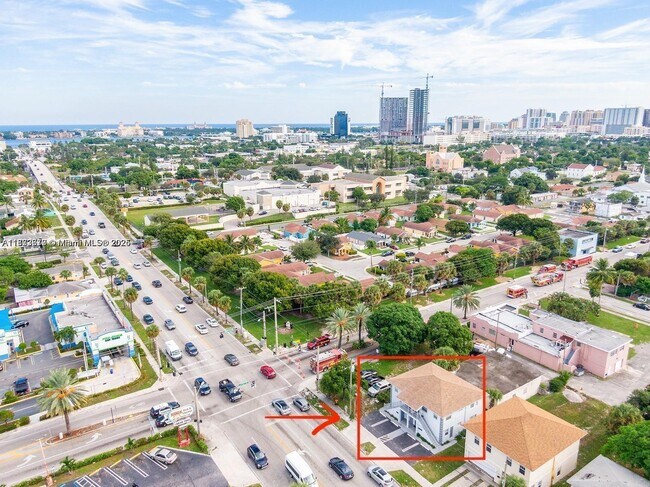 Foto del edificio - 1002 Palm Beach Lakes Blvd