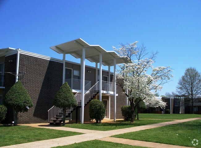 Building Photo - Imperial Gardens