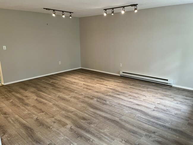 Building Photo - 83 Heather Rdg