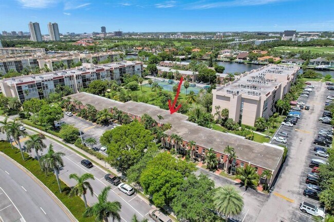 Foto del edificio - 1001 Three Islands Blvd