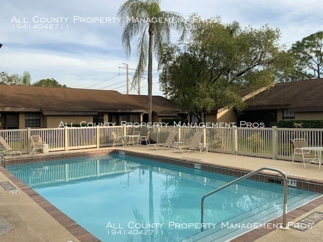Building Photo - Morningside/End Unit/Updated/Pool/Meadows