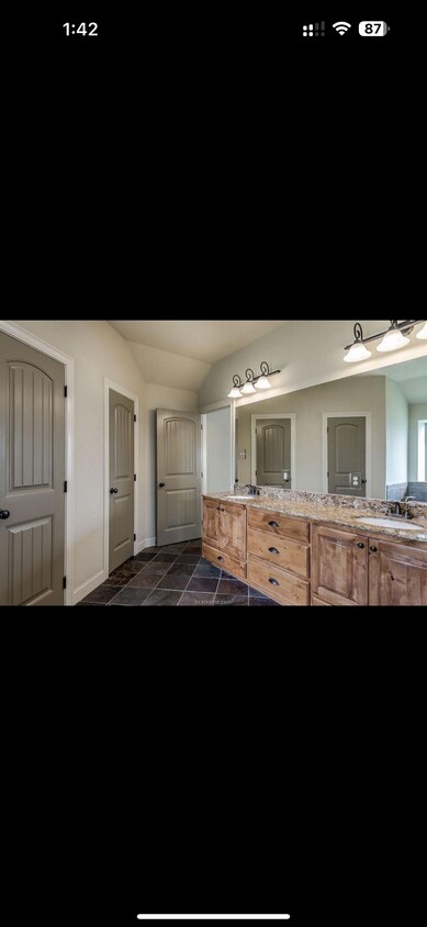 Primary Photo - 3912 Lambermont Dr