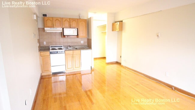 Building Photo - 1110 Commonwealth Avenue