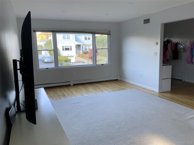 Foto del edificio - 106 Madison Rd