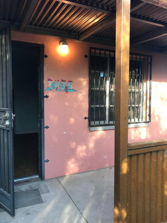 Building Photo - 3435 E Pima St