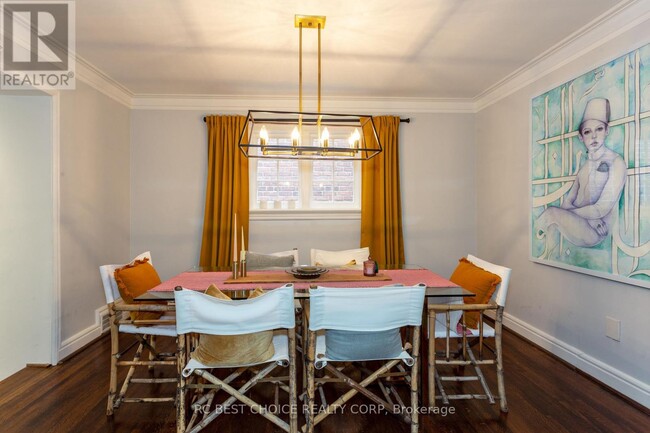 Building Photo - 39 Bessborough Dr