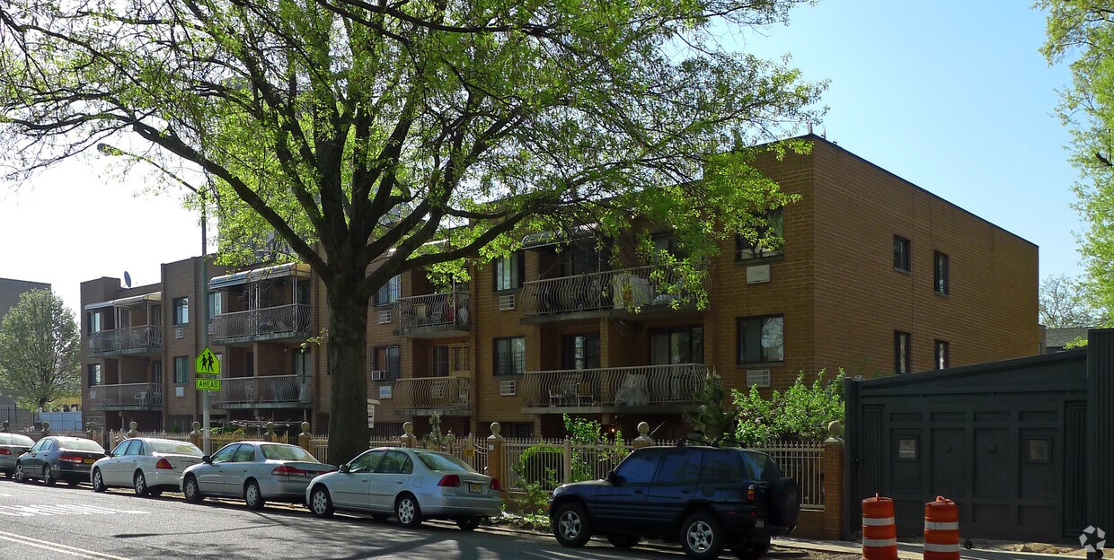 Building Photo - 15072 Goethals Ave