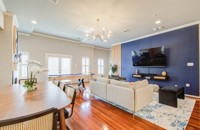 Building Photo - 543 T C Jester Blvd